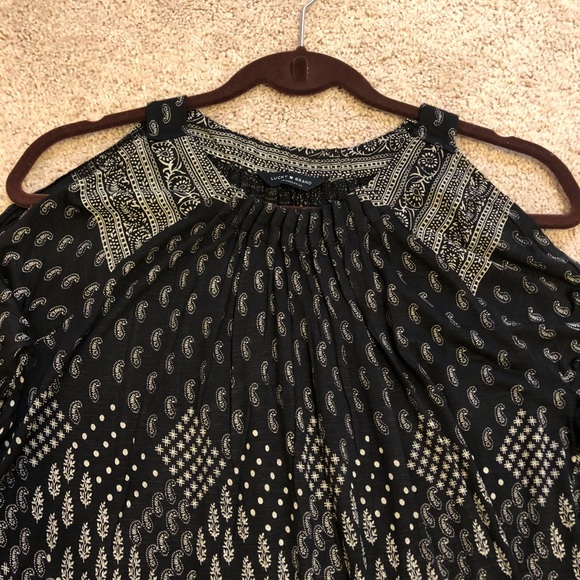 LUCKY BRAND Cold shouldered flirty top - Picture 3 of 8